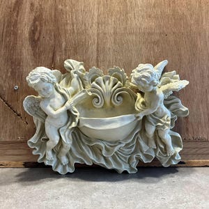 Vintage Cherubs Sculpture with Wall Hanging Wall Decor