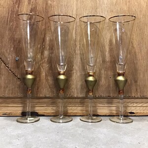 Bicchieri da champagne con stelo gorgogliante color oro e dettagli in vetro ambrato Bicchiere da cocktail in stile Hollywood Regency Great Gatsby immagine 2