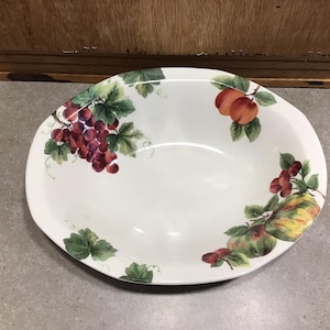 Vintage Grapes by Royal Doulton Oval Bowl Made in England Feines Porzellan