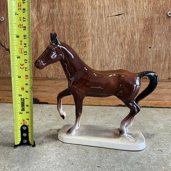 ビンテージ　アンティークの馬の置物 ドイツ製のヴィンテージ馬の置物、馬好きの方へのギフト - Etsy 日本