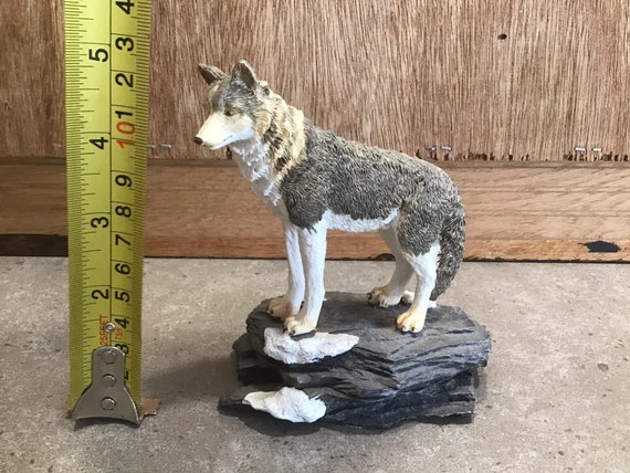 オオカミとフクロウ　オオカミとうららの小さな押し花　グレー オオカミの置物：高さ4.8インチ、オオカミ好きへのギフト - Etsy 日本