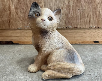 サンディキャスト　ネコ　三毛猫　１キロ　オブジェ　SANDICAST Vintage Sandicast Sit Kitten - Calico Cat Figurine, Handcast