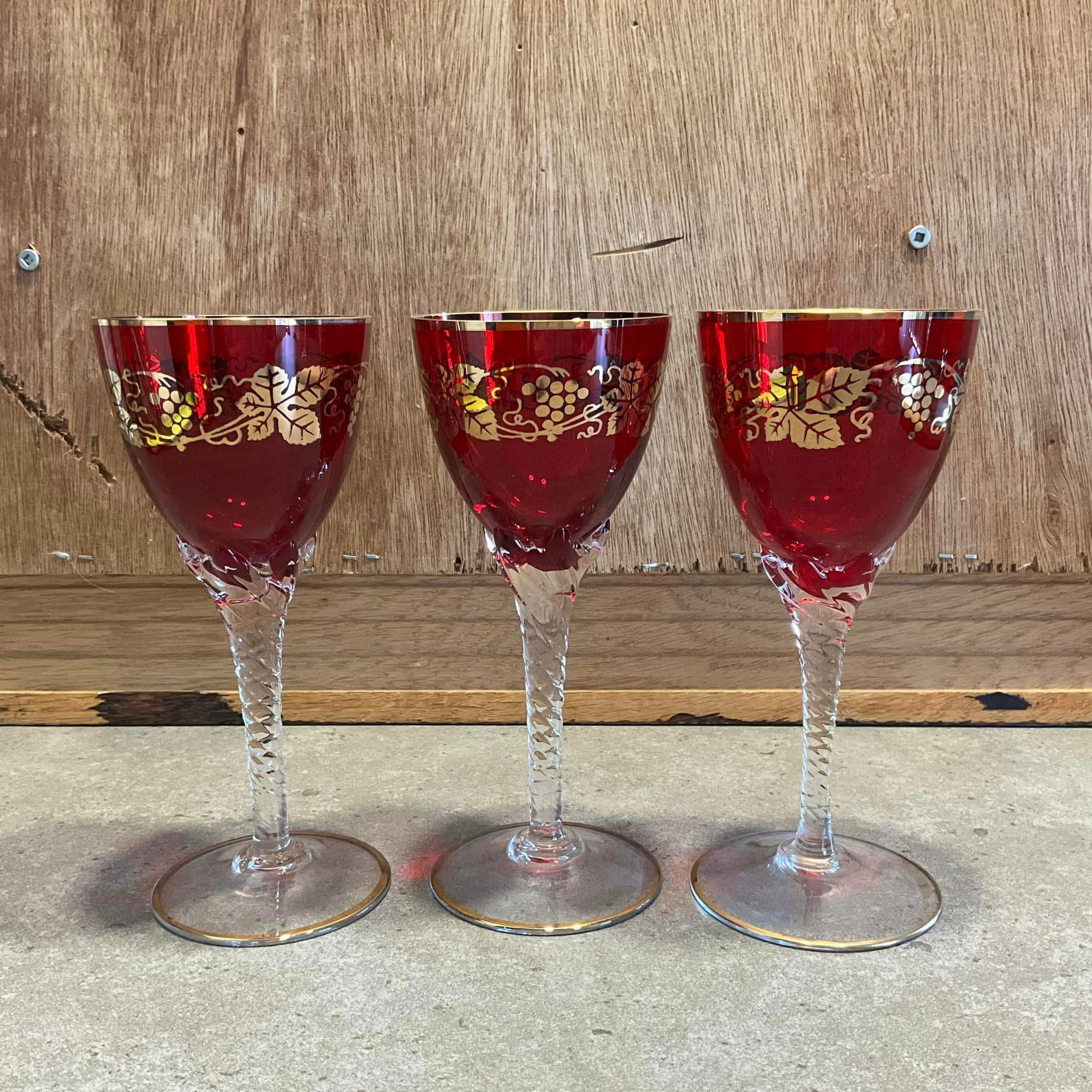 2 Pezzi Calici Da Vino In Rilievo 3D Squisito Motivo Floreale Con Rose Calici Da Vino Decorativi Vintage Oro 95272174