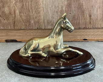ヴィンテージのリアルな革の馬の像または置物、馬のギフトの装飾、馬の