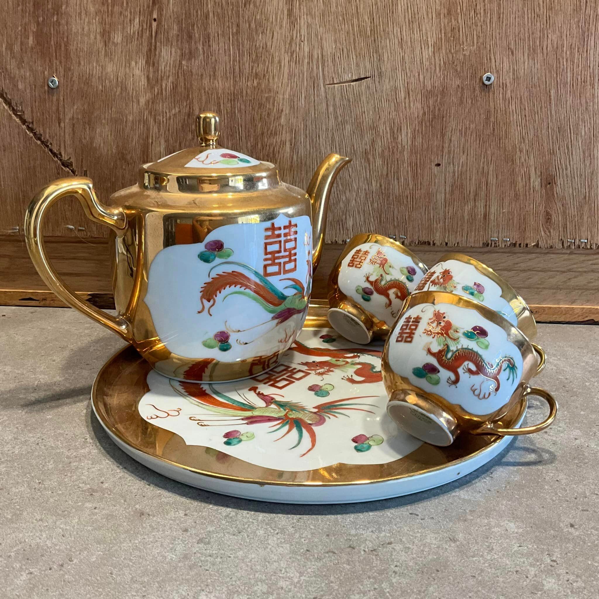 Vintage Chinese Dragon and Phoenix Teapot With Cups and