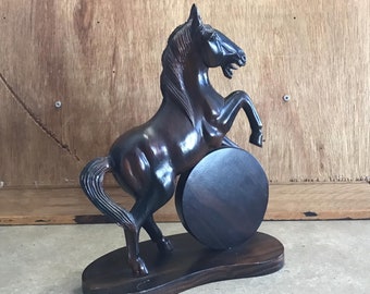 ヴィンテージのリアルな革の馬の像または置物、馬のギフトの装飾、馬の