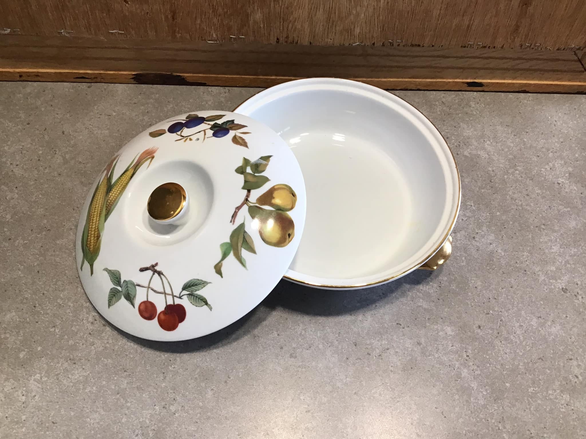 ヴィンテージ ロイヤルウースター イヴシャム ゴールド 磁器 蓋付き