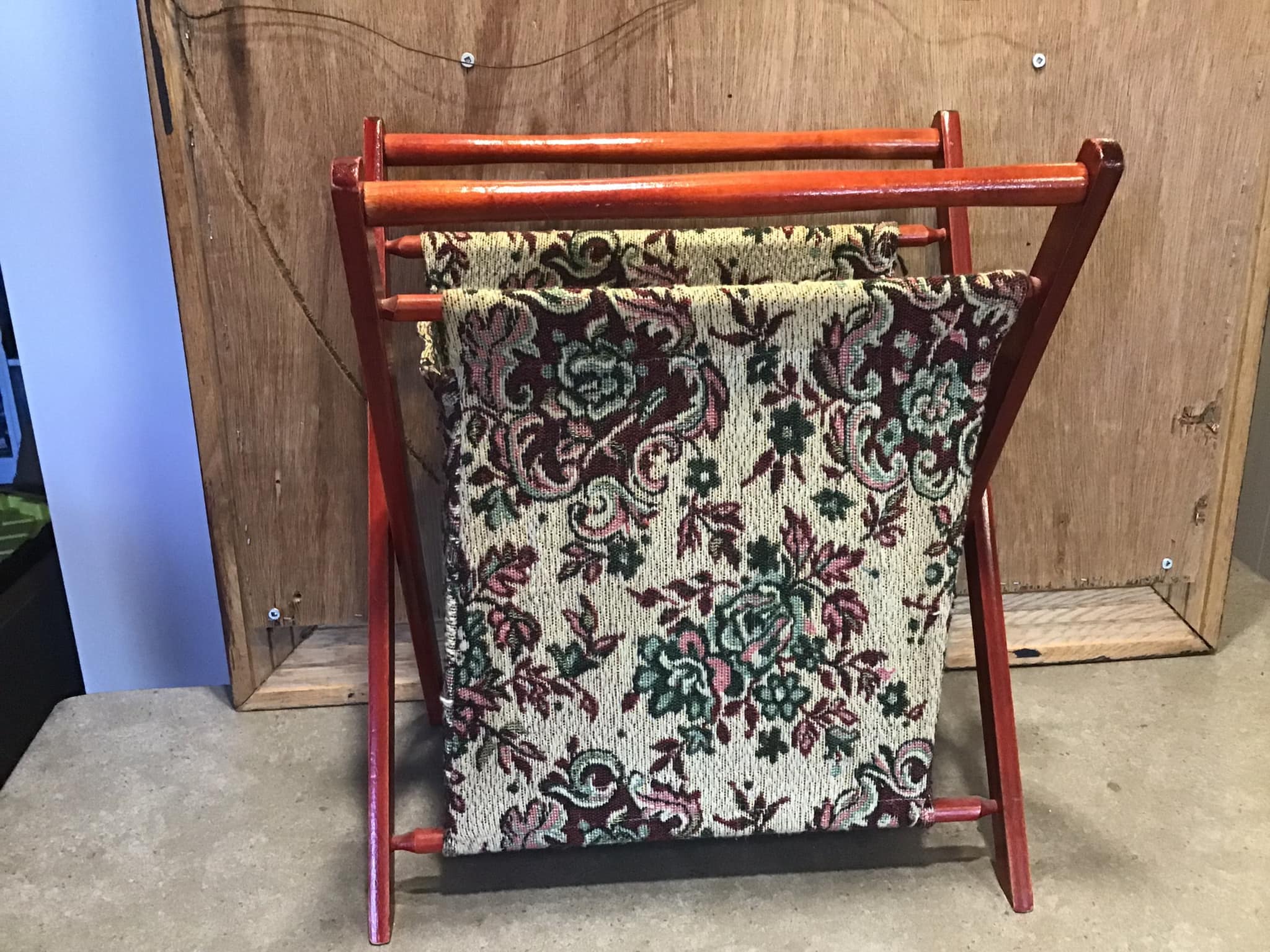 Vintage Folding Sewing Knitting Basket Gray White Zig Zag Fabric Wooden  Frame