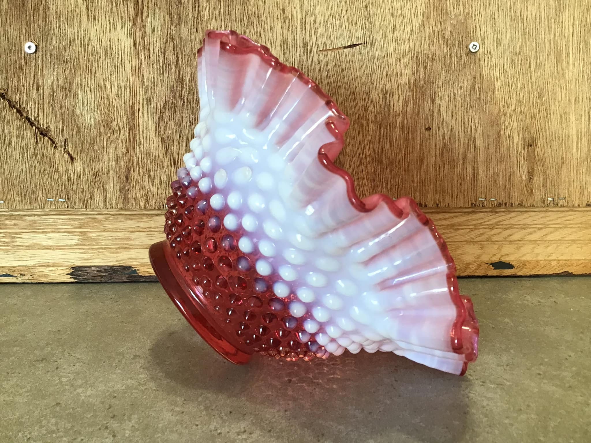 アメリカ　フェントン社　クランベリーオパールセント　ホブネイル ナッピーボウル アメリカ フェントンシャ クランベリーオパールセント