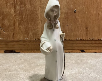 Vintage Lladro Girl With Basket Porcelain Figurine, Made in Spain