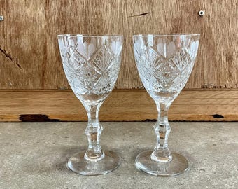2 copas de licor de Bohemia, cristal tallado checo, fabricadas en Checoslovaquia