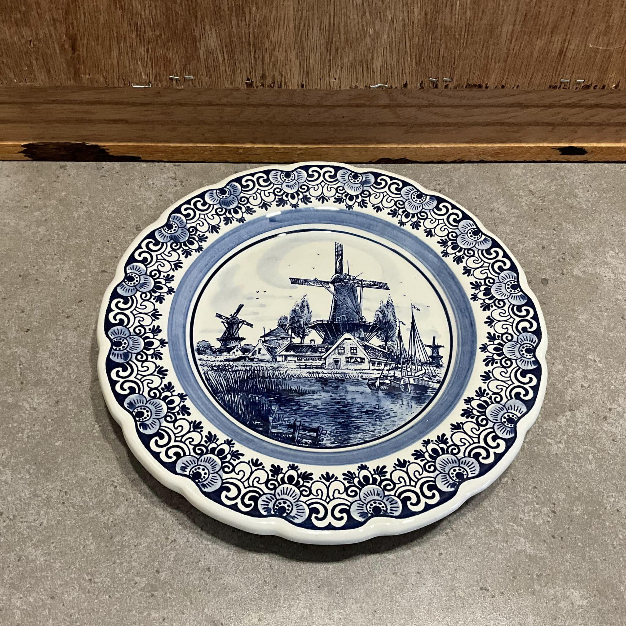 ヴィンテージ手描きデルフトプレート：オランダの青と白の装飾（幅8.8