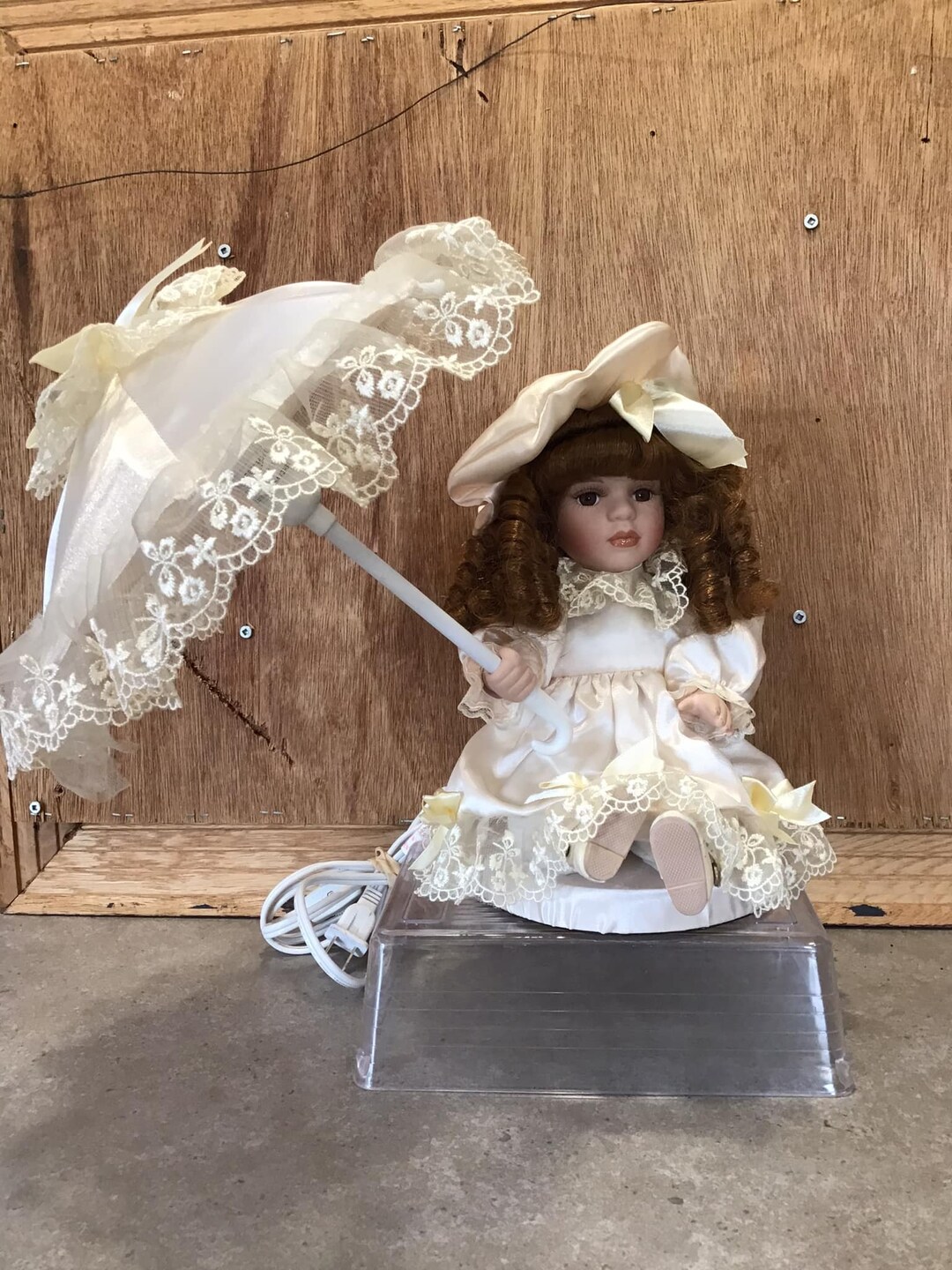 Porcelain Doll Lamp Umbrella Lamp Feminine Decor Southern Etsy Canada
