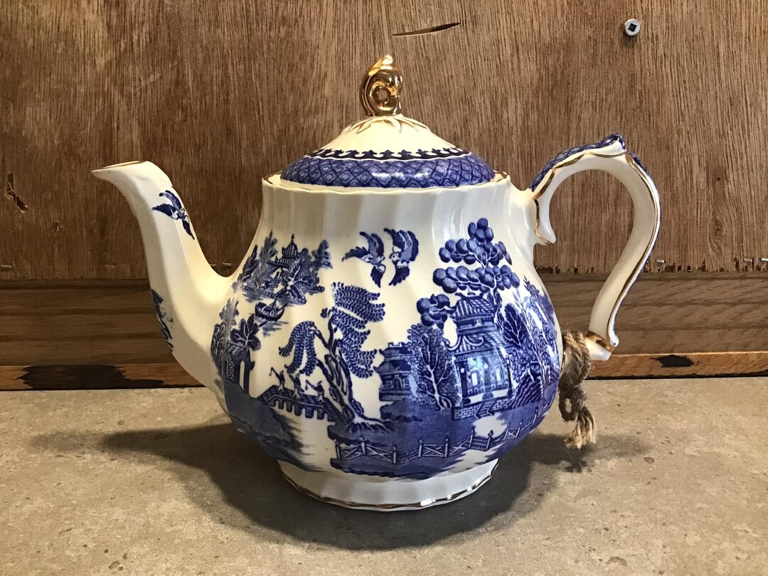 RARE Sadler Blue and White Willow Teapot With Gold Trim Made in England