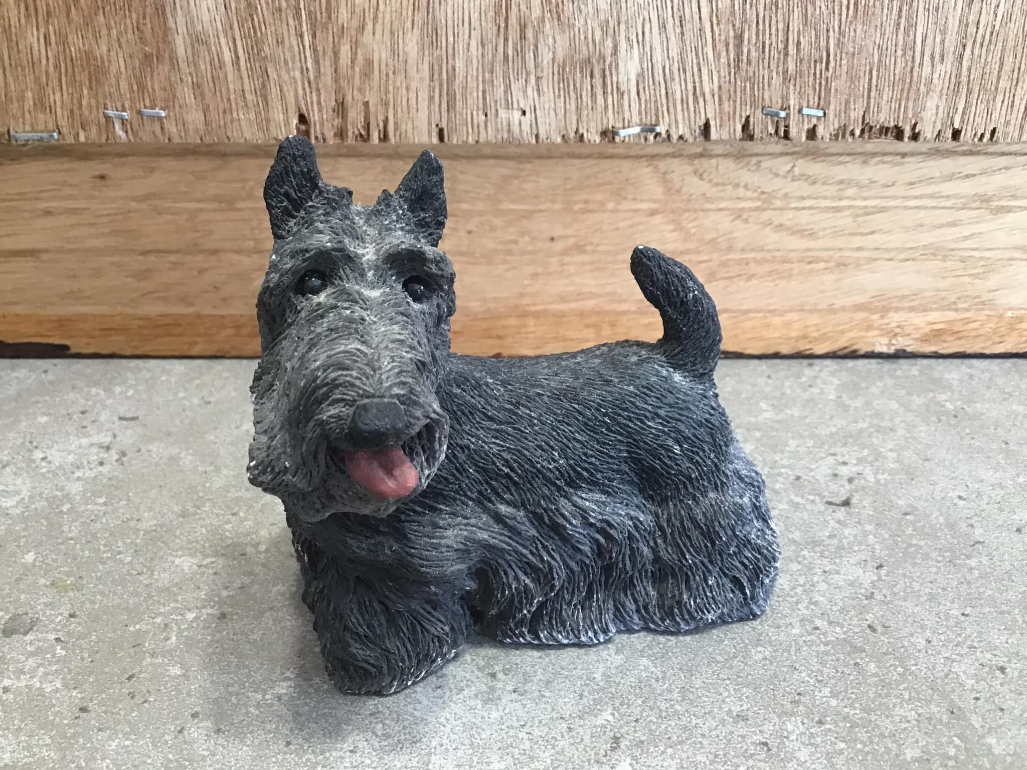 犬　スコティッシュテリア　陶器　置物　インテリア　工芸品　美術品　A3118 犬 スコティッシュテリア 陶器 置物 インテリア 工芸品 美術品 A3118