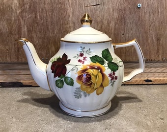 Sadler teapot with Red and Yellow Roses, Made in England