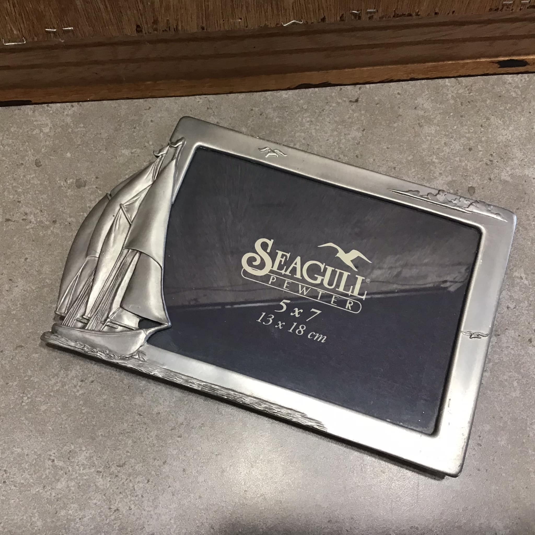 ヴィンテージ シーガル ピューター フォトフレーム：帆船デザイン、5x7