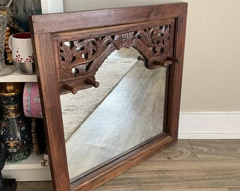 初期ヴィンテージの木製彫刻フレーム付き壁掛け玄関ミラー（フック4つ