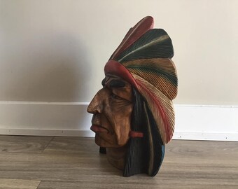 Statue, Indien avec aigle en résine Canton Vaud