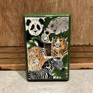 ヴィンテージ、セラミック製スイッチプレート、野生動物柄、90年代風インテリア、ライトスイッチカバー装飾、カナダ製