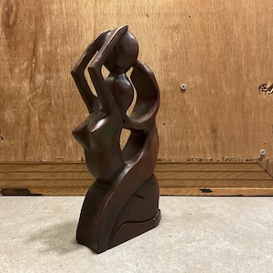 Vintage 10” Wooden Statue Kissing Couple, Wedding Gift, Gift for Love, Romantic Wood, Wooden Sculpture, Wood Carving Couple, Wood Abstract
