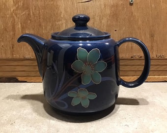 Vintage Sadler "HILITE" Tekanna Mörkblå med IRISKERANDE Blommönster Tillverkad i England