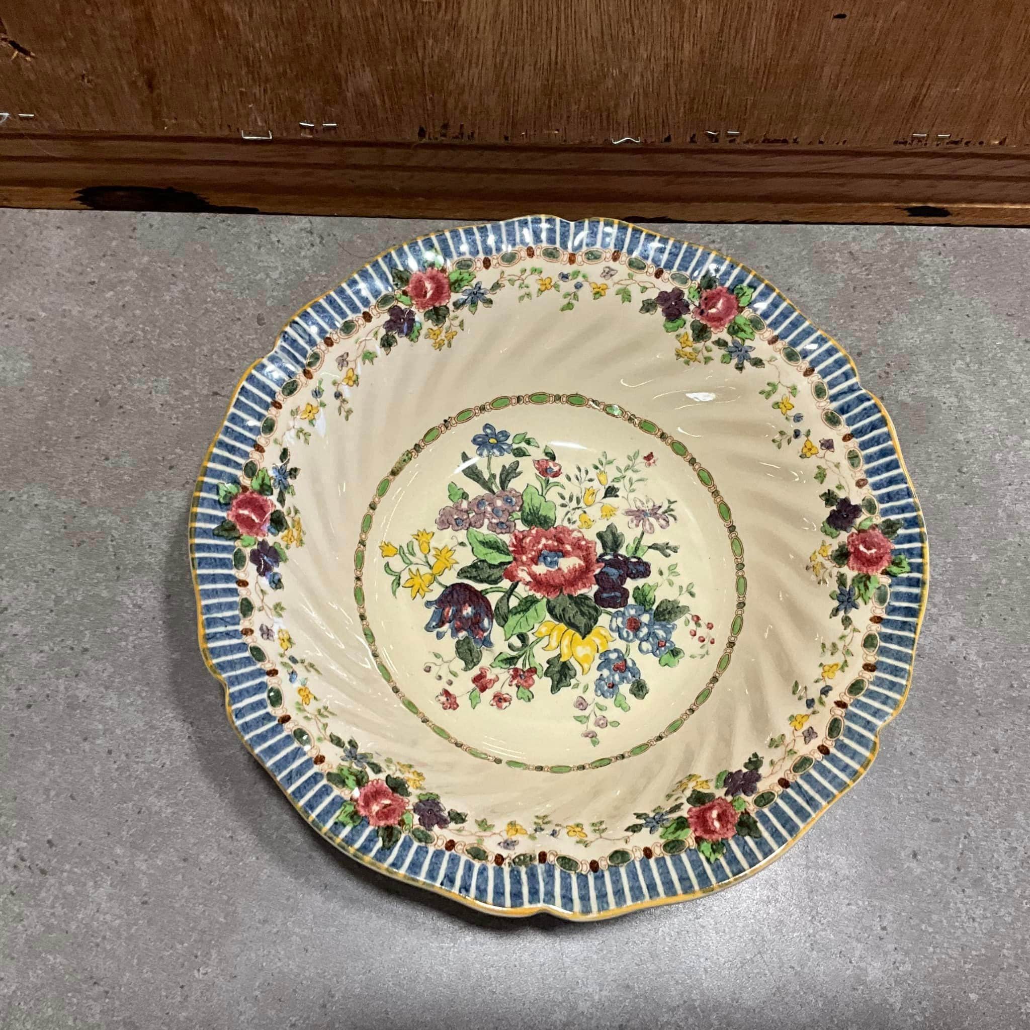 ヴィンテージ ロイヤル ドルトン サービング ボウル、「ザ バーノン