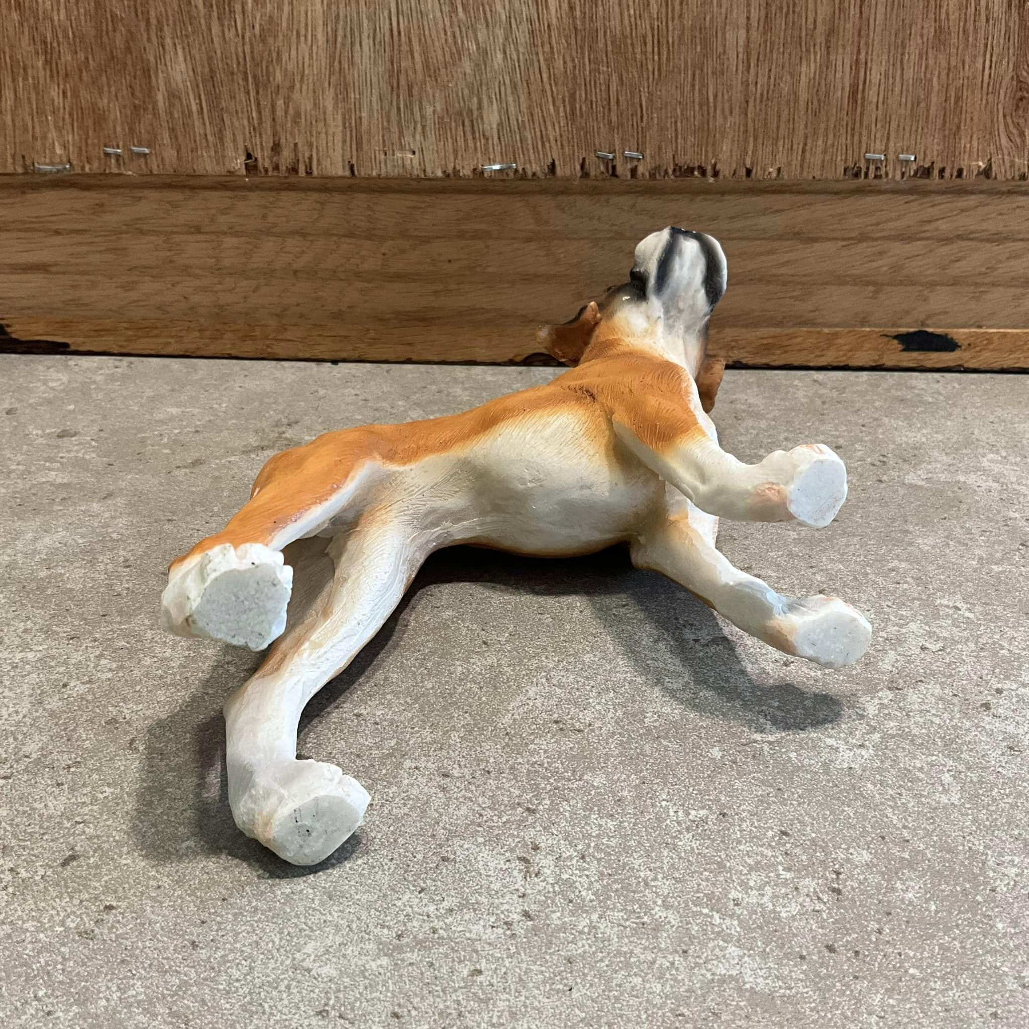 リアルな茶色のボクサー犬の置物：樹脂製のペットオーナメント - Etsy 日本
