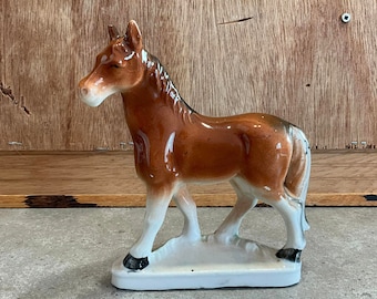 ヴィンテージ クリスタル 馬の置物、フロスト ベース、フランス製