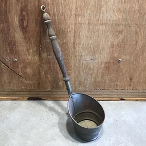 Antique Primitive Metal Water Ladle, Metal Dipper, Soup Ladle, Large Rustic Kitchen Utensils, Vintage Kitchenware, Farmhouse Wall Decor