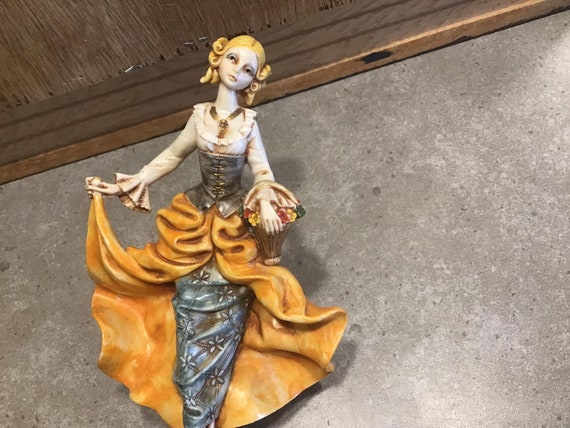 EINAR　エイナー GENUINE CARRARA MARBLE フィギュア Victorian Lady Figurine Genuine Carrara Marble Made in Italy