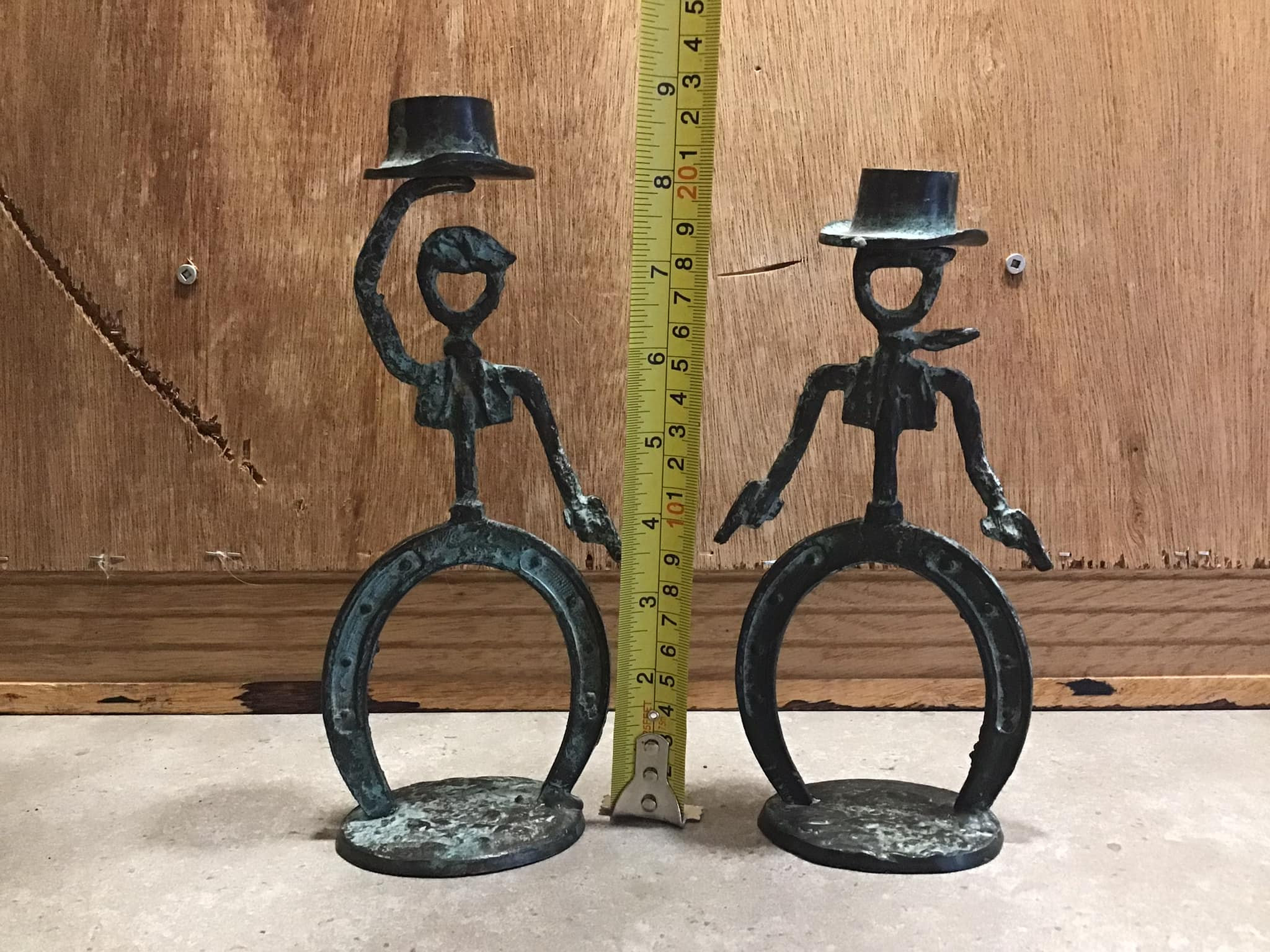 アンティーク雑貨 W03 2 Vintage Mid Century Metal Figural Cowboy With Horseshoe