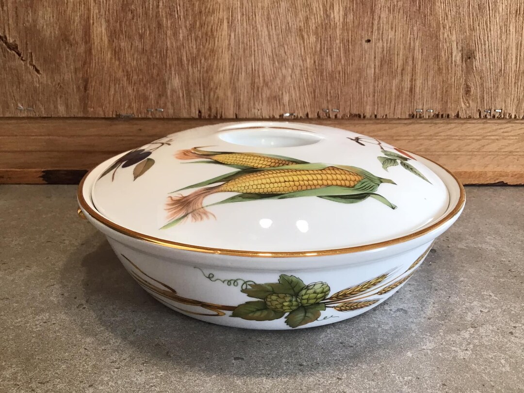 Vintage Royal Worcester Porcelain Casserole Dish With Lid - Fruit Vintage Royal Worcester Porcelain Casserole Dish With Lid - Fruit