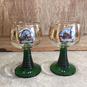 2 Luminarc France Wine Glasses Green Stemmed Drinkware German Scenes