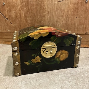 Vintage or Antique Wood Trinket Storage Box Painted Flowers Metal Tacks, Hand Painted Wooden Box with Lid