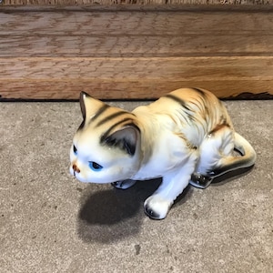 Vintage Cat Figurine - Cat Ornament - Ceramic Kitty Cat - Gift for the Cat Lovers