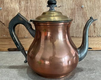 Old Copper Tea Kettle – W.H. Sweeney Mfg Co. Brooklyn, Early 20th Century Wood Handle