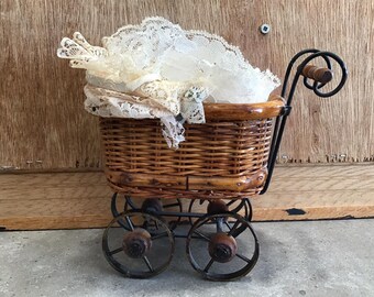 Vintage Miniature Wicker Baby Doll Buggy - 6&quot; Victorian Farmhouse Decor