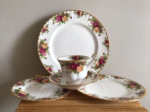Royal Albert 4 piece set cup and saucer 2 plates Prudence (DEB) Royal Albert 4 piece set cup and saucer 2 plates Prudence (DEB)