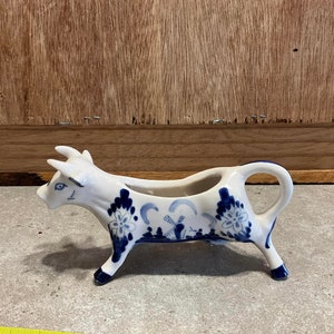 Vintage Delft Blue Hand Painted Blue & White Porcelain Cow Creamer Holland, windmill,  beautiful decoration in the kitchen