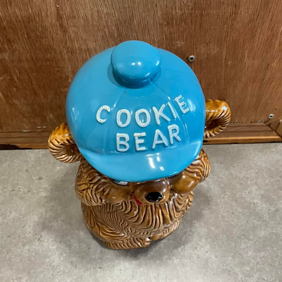 青い帽子をかぶったヴィンテージ風セラミック製クマ型クッキージャー