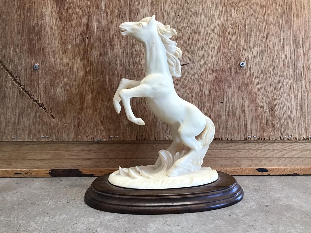 Sculpture de cheval vintage italienne LUCCHESI signée, socle en