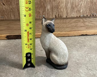 Sandicast Siamese Cat Figurine, Hand Painted Resin Realistic