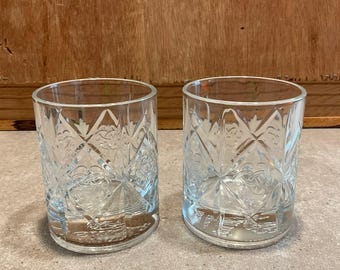 Dewar's True Scotch Whiskey Glass Clear Embossed Trefoil Celtic Truth Knot