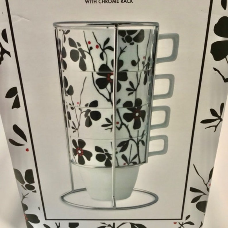 small plastic drinking cups