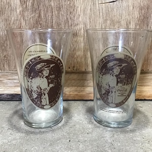 2 Vintage 1980&#39;s Mother’s Pizza - Pasta Restaurant Drinking Glasses