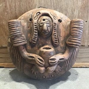 Figura da muro precolombiana Statua di argilla Maya Azteca Figurina Inca Antica effigie