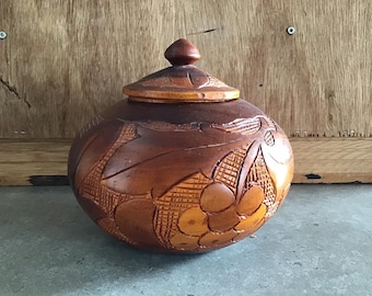 Vintage Wooden Hand Carved Floral/Leaf Design Lidded Trinket Dish/Bowl/Container