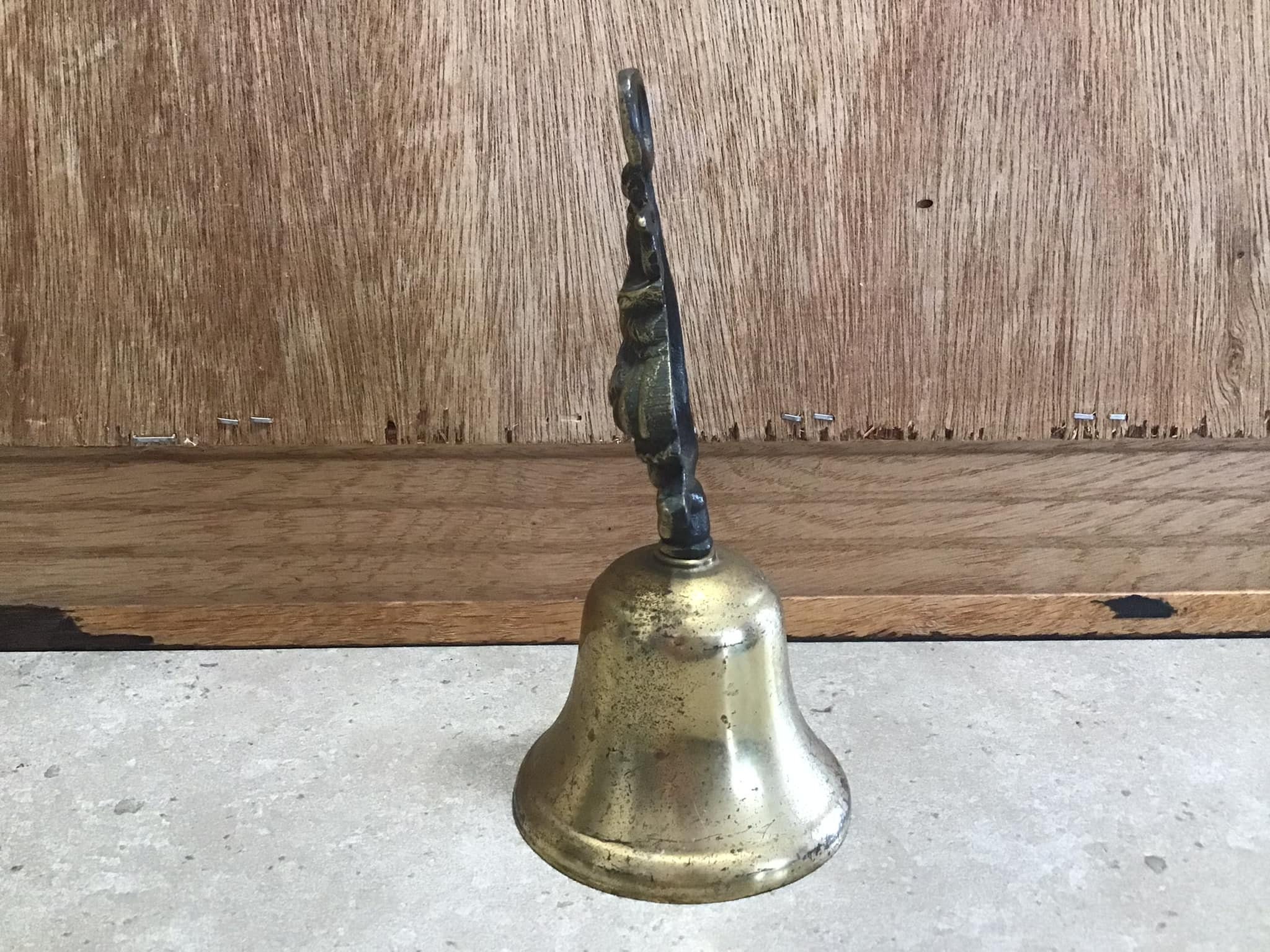 【まめ さま】* antique bell ❀ *  アンティーク 赤いベル アンティーク調ベル 30個 その他素材 hamaZ 通販 14587686