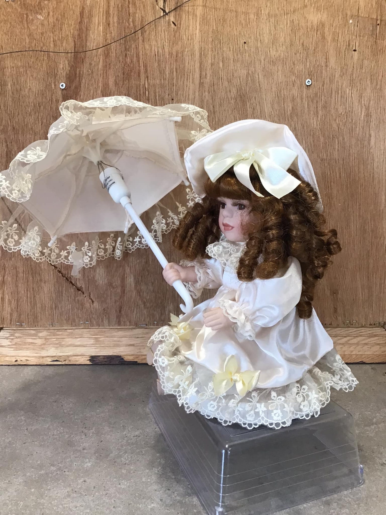 Porcelain Doll Lamp Umbrella Lamp Feminine Decor Southern Etsy Canada